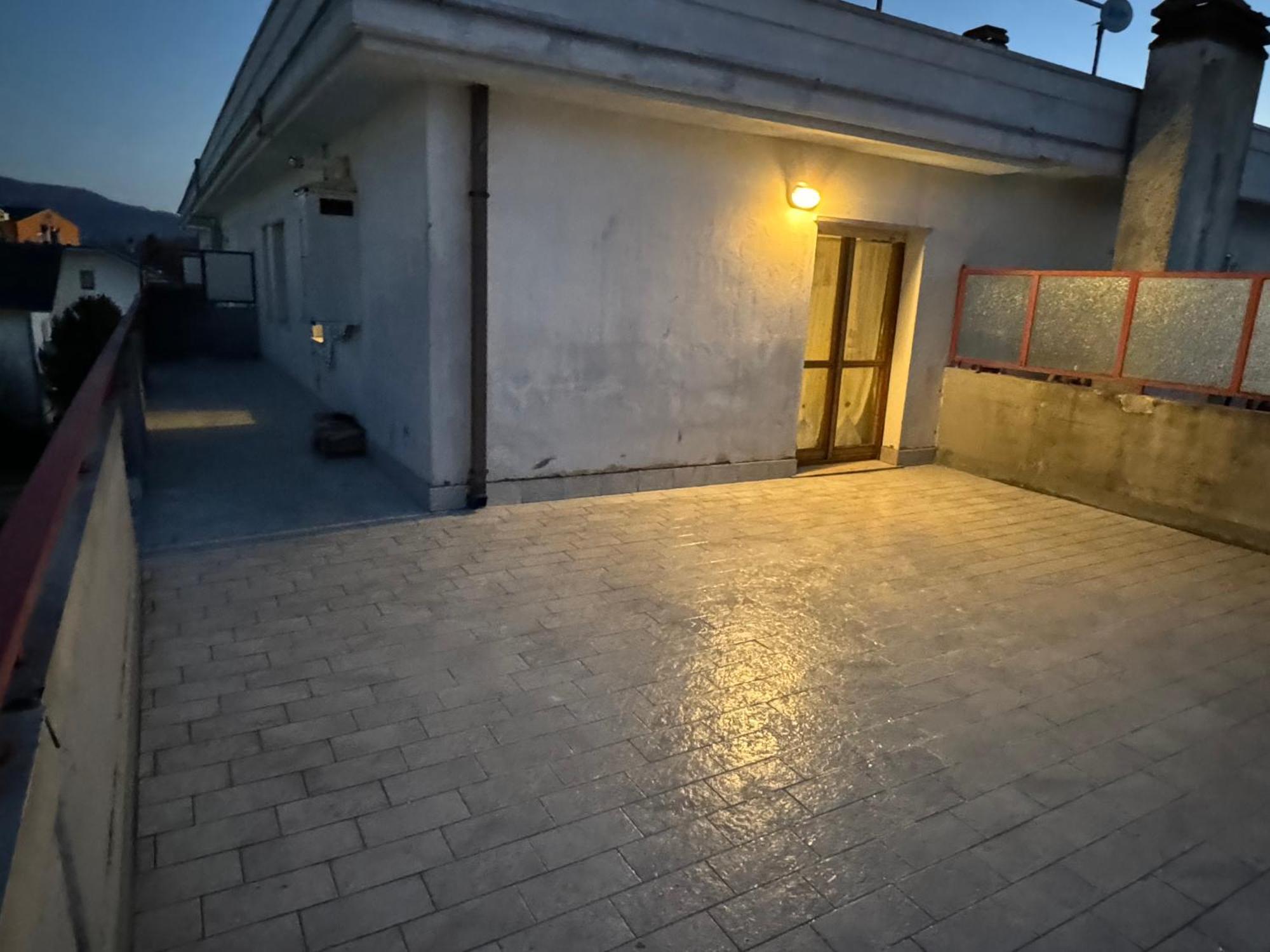 Appartamento Attico - Terrazza Su Castello Castel Di Sangro Esterno foto