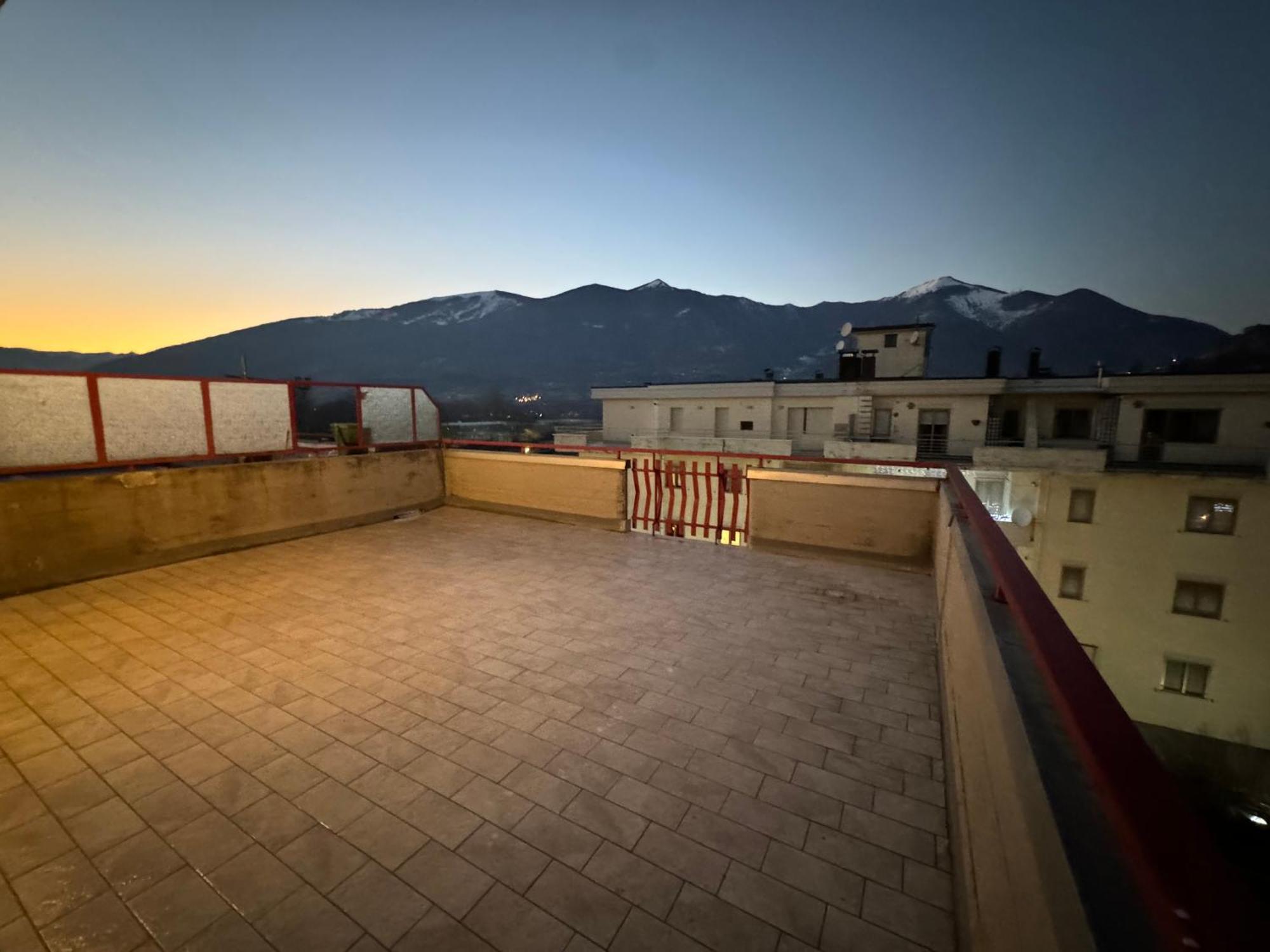 Appartamento Attico - Terrazza Su Castello Castel Di Sangro Esterno foto