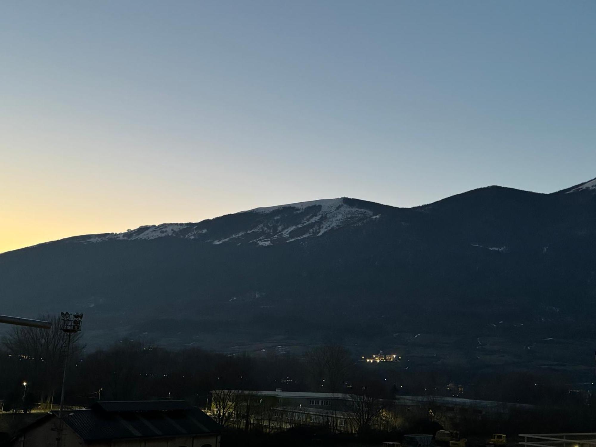 Appartamento Attico - Terrazza Su Castello Castel Di Sangro Esterno foto